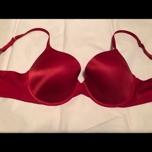 Victoria’s Secret padded Biofit full coverage bra
